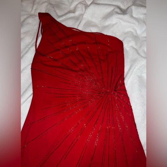 Niki Lavis One Shoulder Red Beaded Gown - Picture 1 of 14